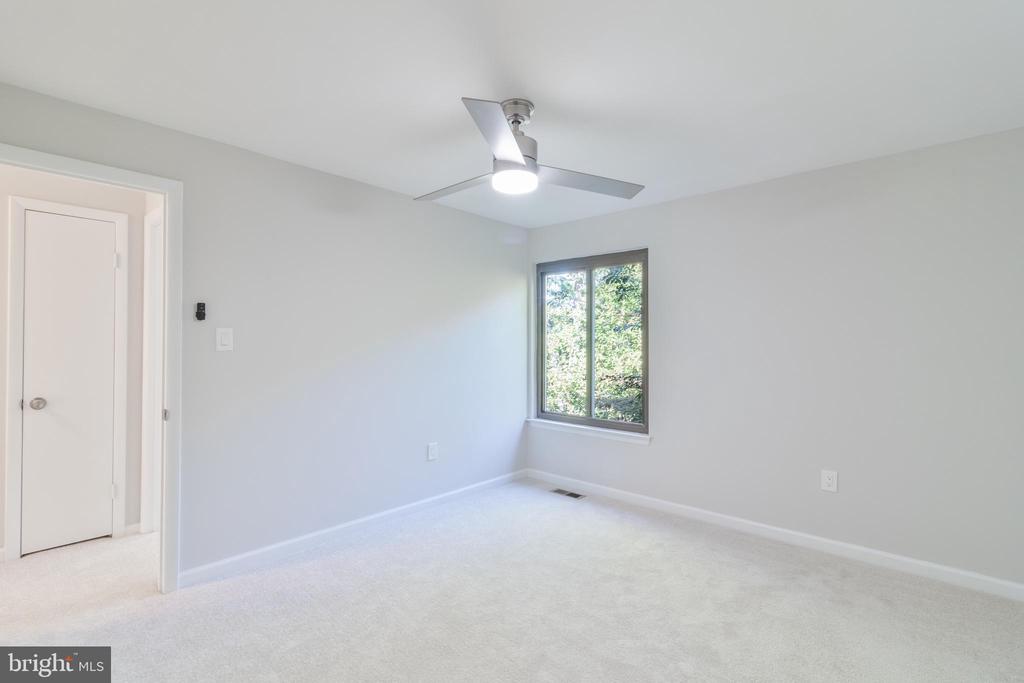 8748 RIDGE HOLLOW COURT