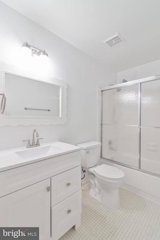 8748 RIDGE HOLLOW COURT