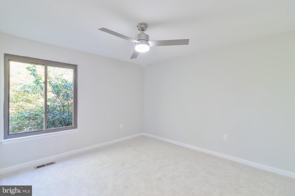 8748 RIDGE HOLLOW COURT