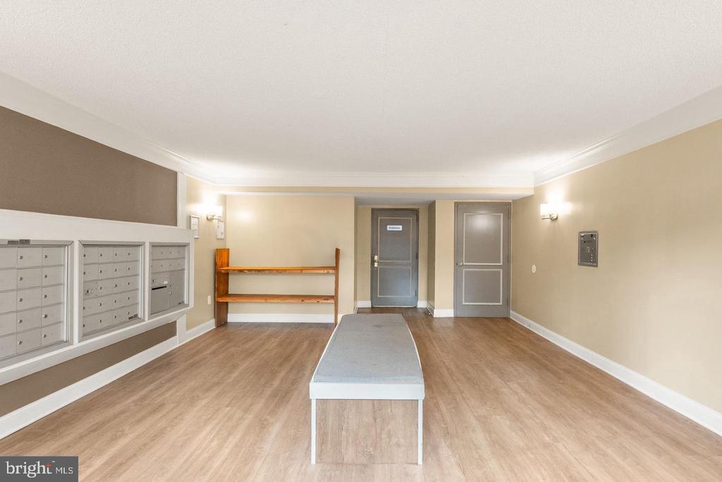 7651 TREMAYNE PLACE Unit: 211