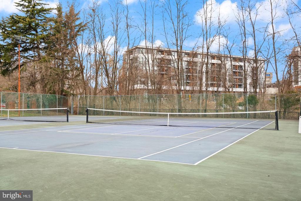 7651 TREMAYNE PLACE Unit: 211