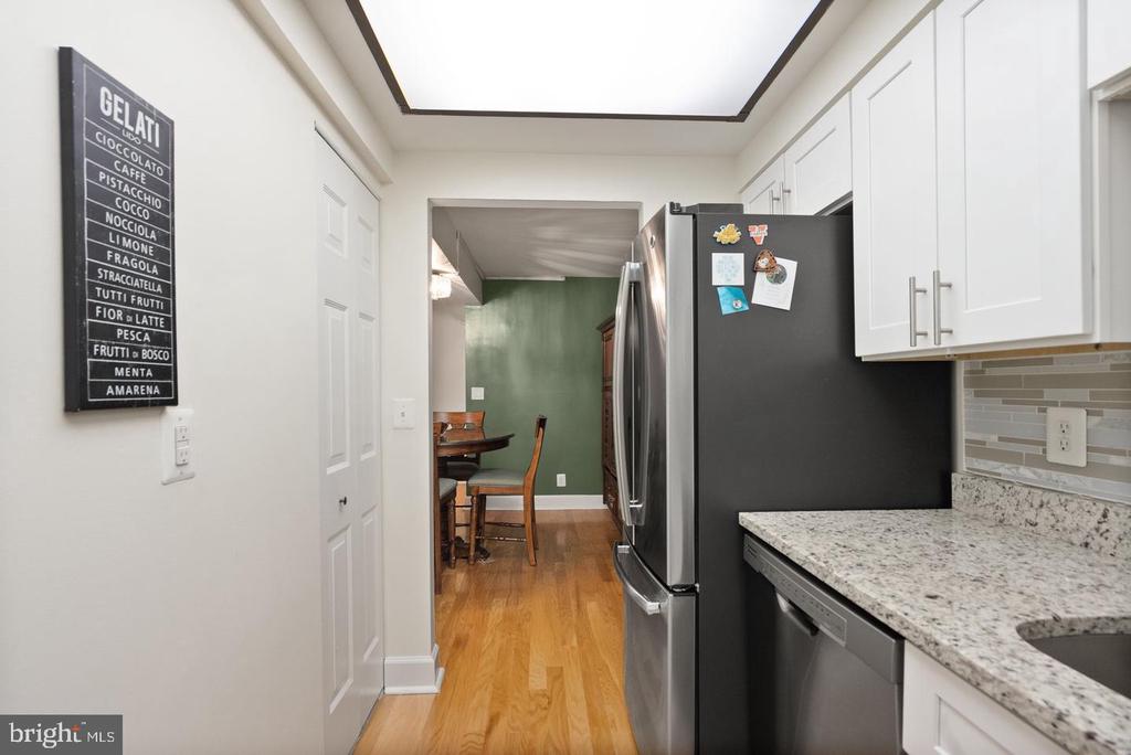 7651 TREMAYNE PLACE Unit: 211