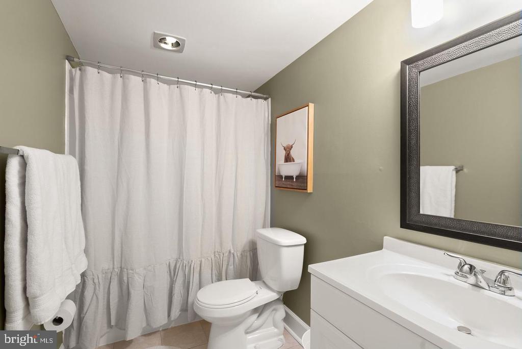 7651 TREMAYNE PLACE Unit: 211