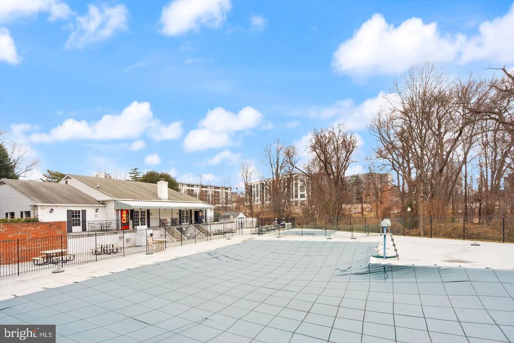 7651 TREMAYNE PLACE Unit: 211