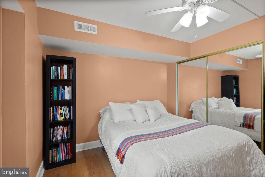 7651 TREMAYNE PLACE Unit: 211