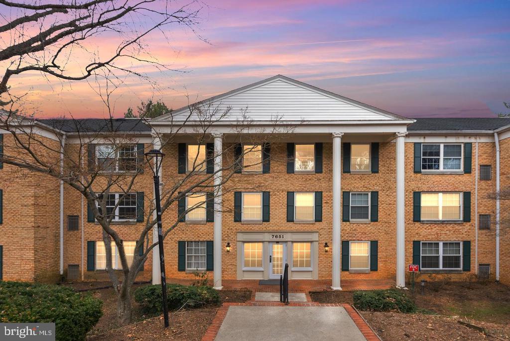 7651 TREMAYNE PLACE Unit: 211