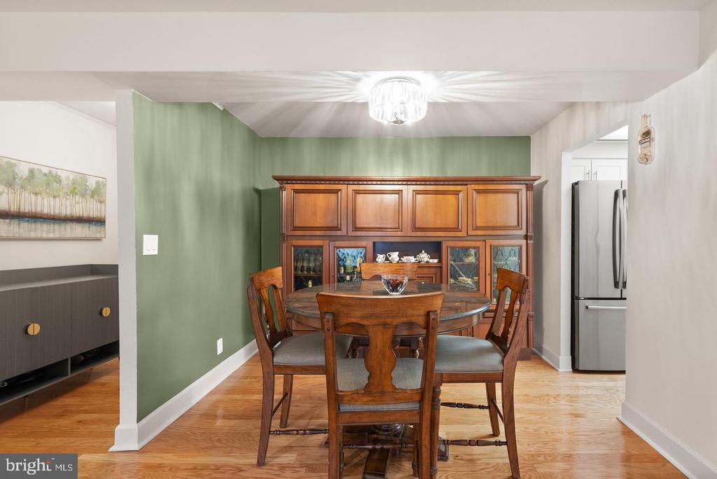 7651 TREMAYNE PLACE Unit: 211