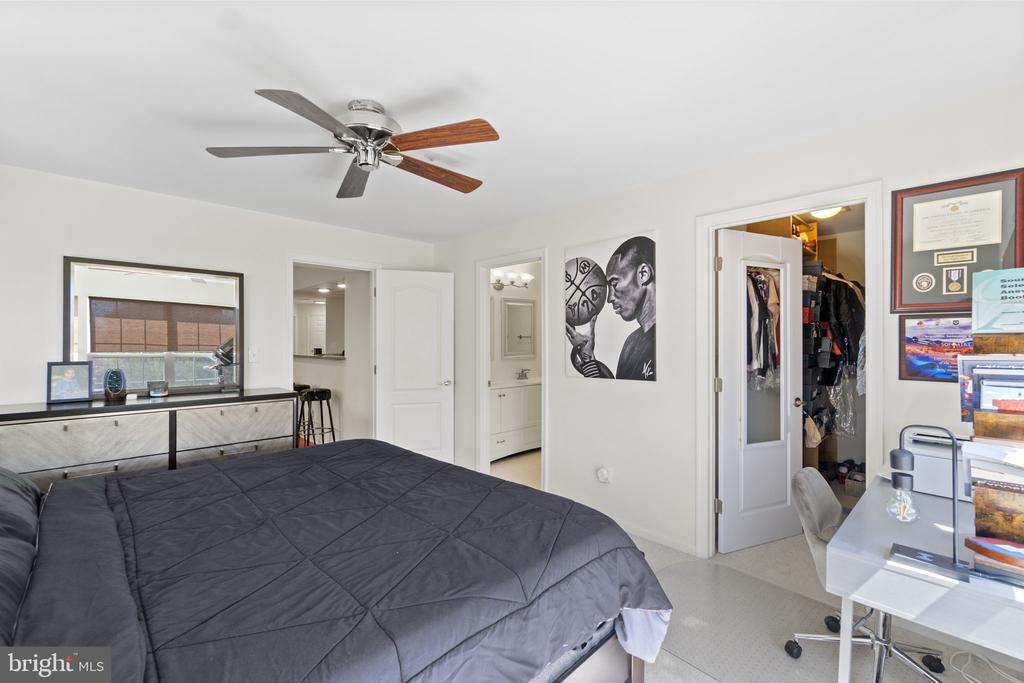 6601 THACKWELL WAY Unit: 3-I