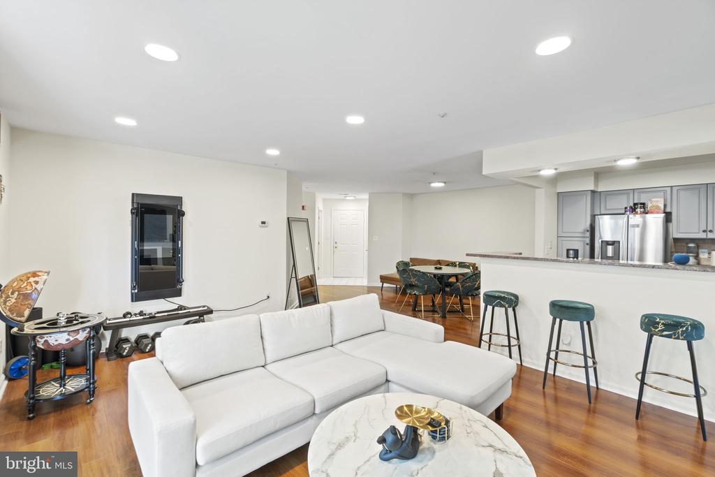 6601 THACKWELL WAY Unit: 3-I