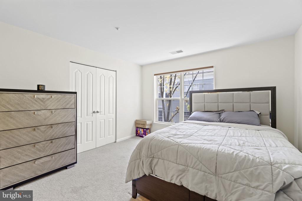 6601 THACKWELL WAY Unit: 3-I