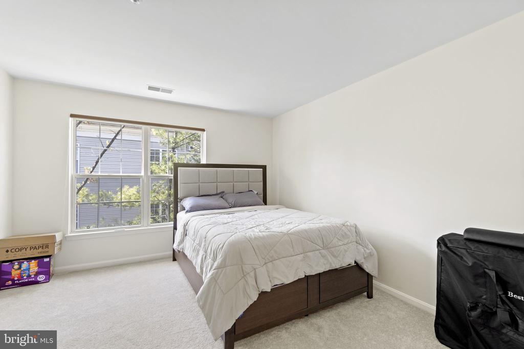 6601 THACKWELL WAY Unit: 3-I