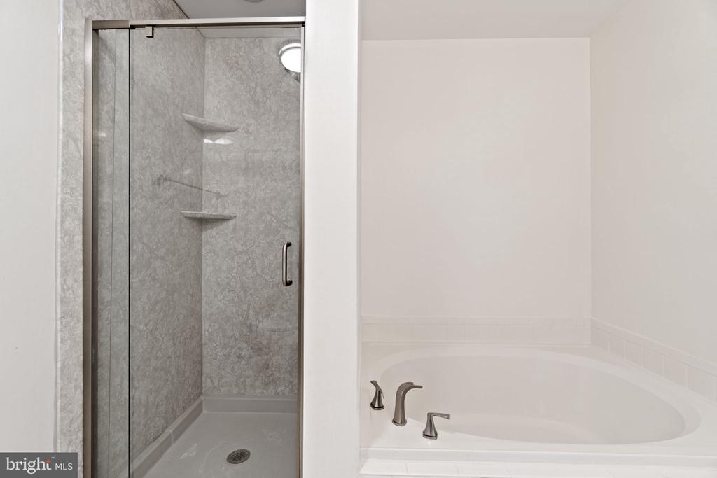 6601 THACKWELL WAY Unit: 3-I