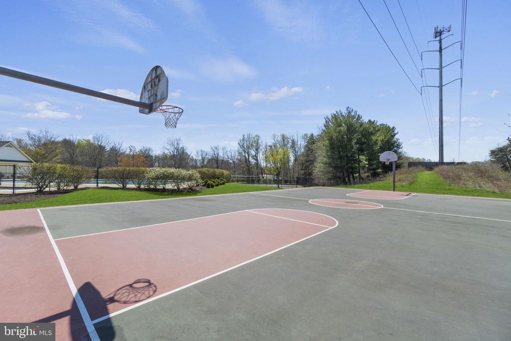 6601 THACKWELL WAY Unit: 3-I