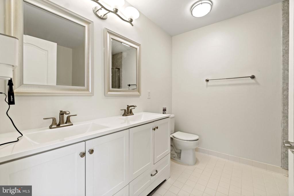 6601 THACKWELL WAY Unit: 3-I