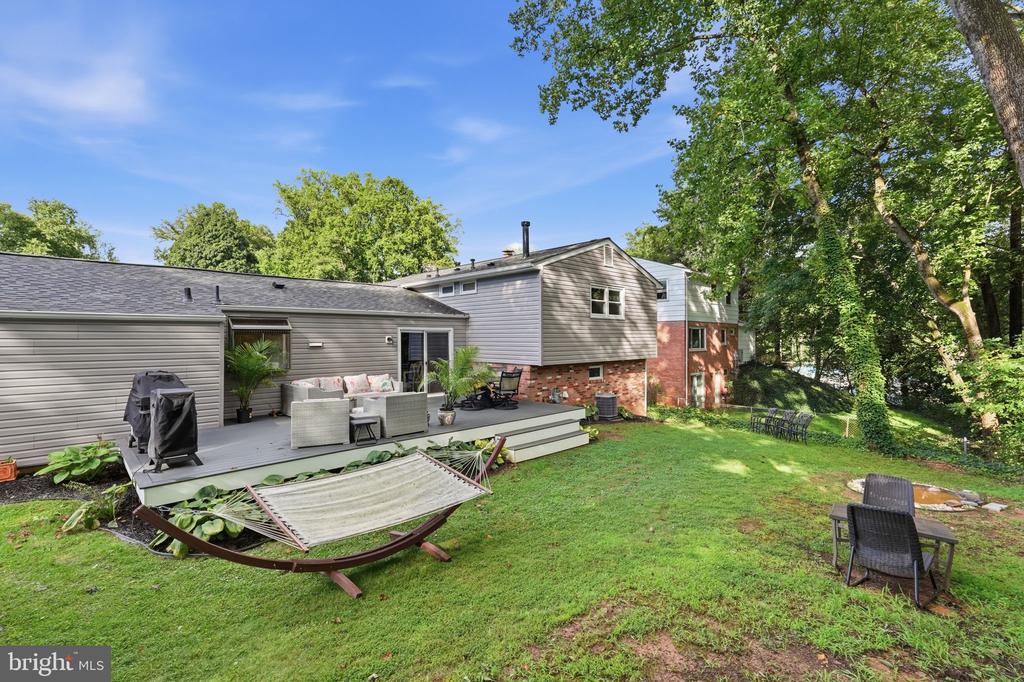 7023 ASHBURY DRIVE