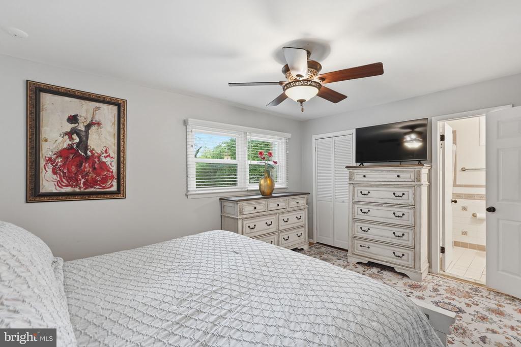 7023 ASHBURY DRIVE