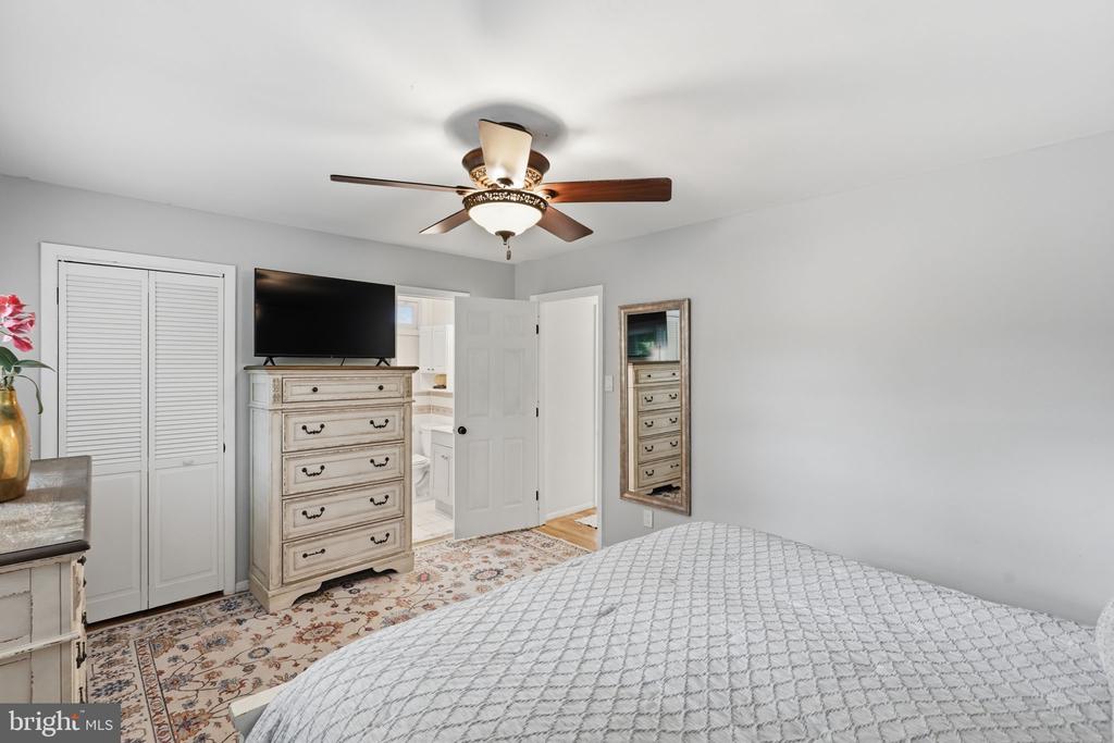7023 ASHBURY DRIVE