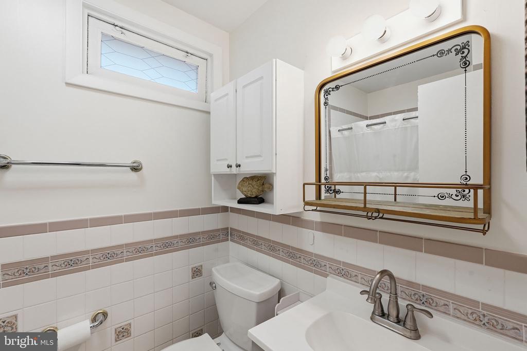 7023 ASHBURY DRIVE