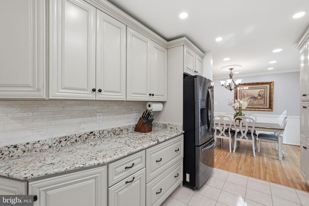 7023 ASHBURY DRIVE