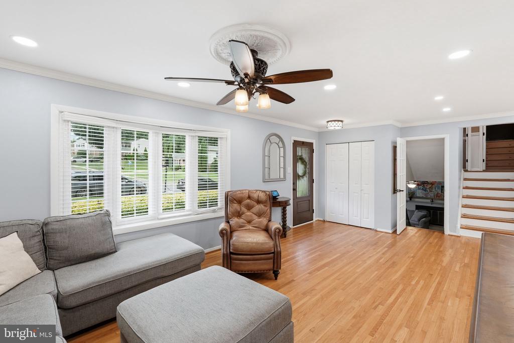 7023 ASHBURY DRIVE