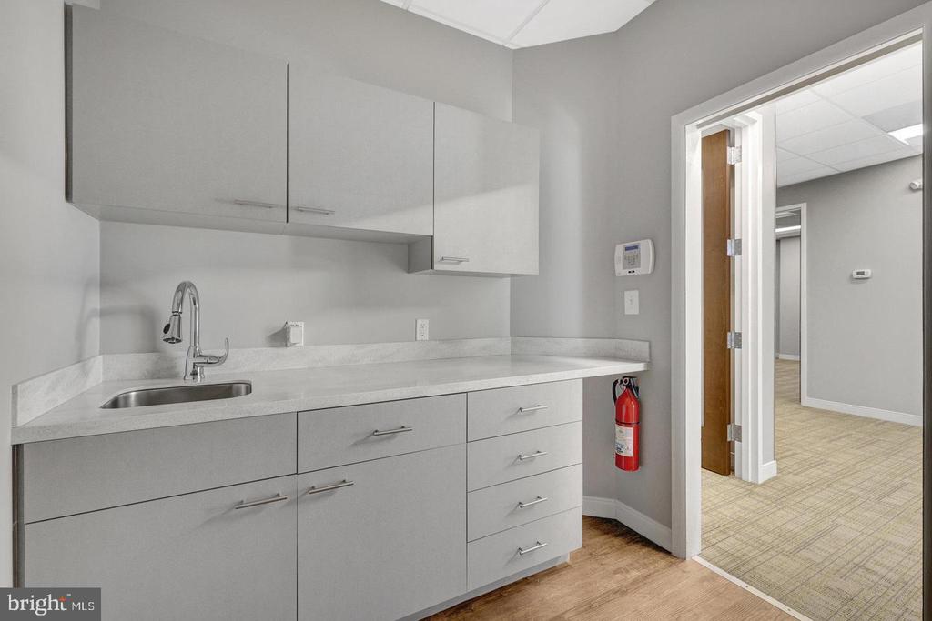 746 WALKER ROAD Unit: 26