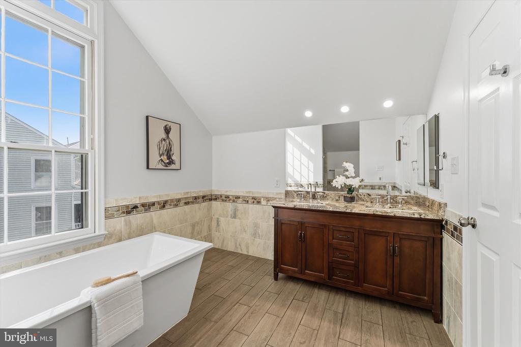 15251 EAGLE TAVERN WAY
