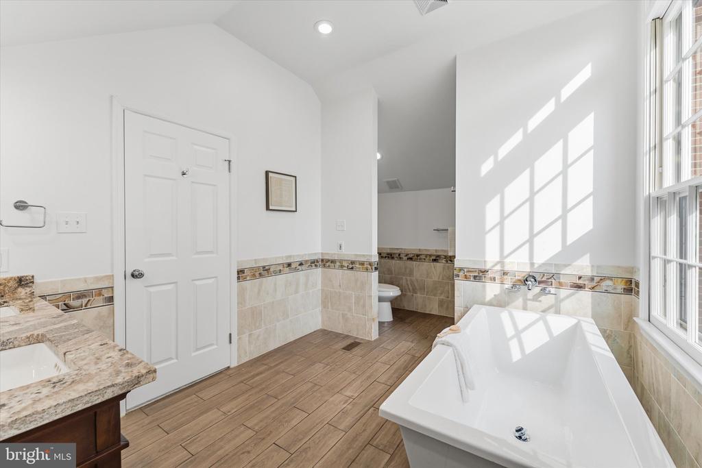 15251 EAGLE TAVERN WAY