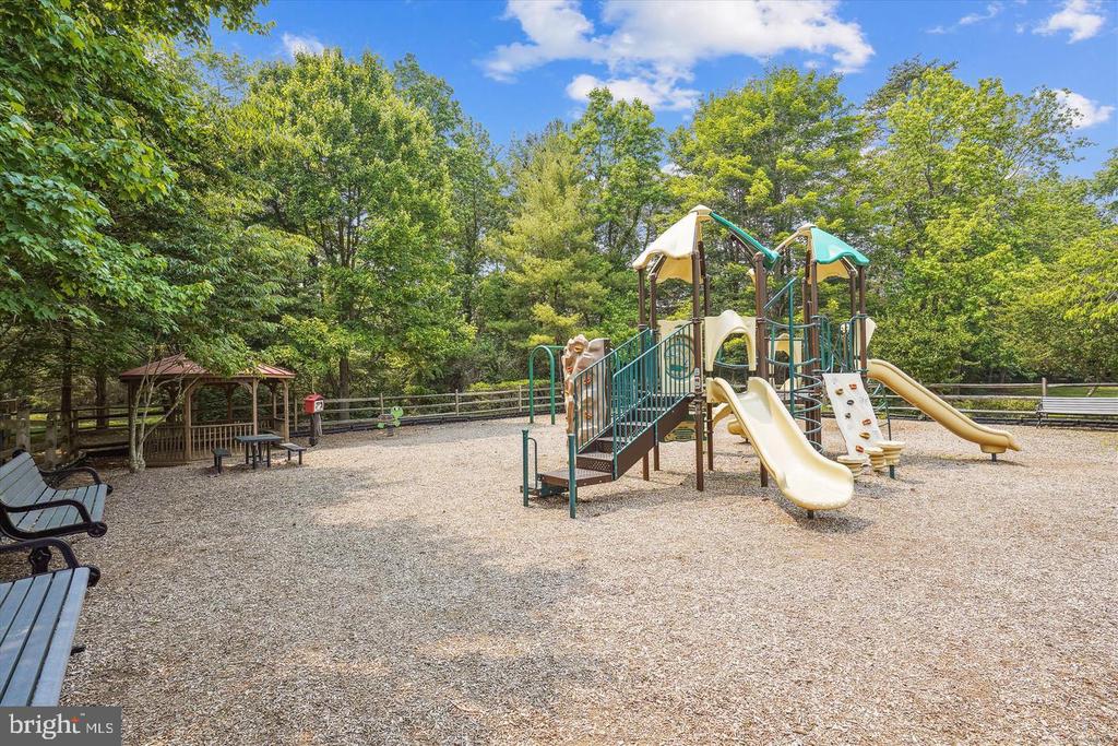 15251 EAGLE TAVERN WAY