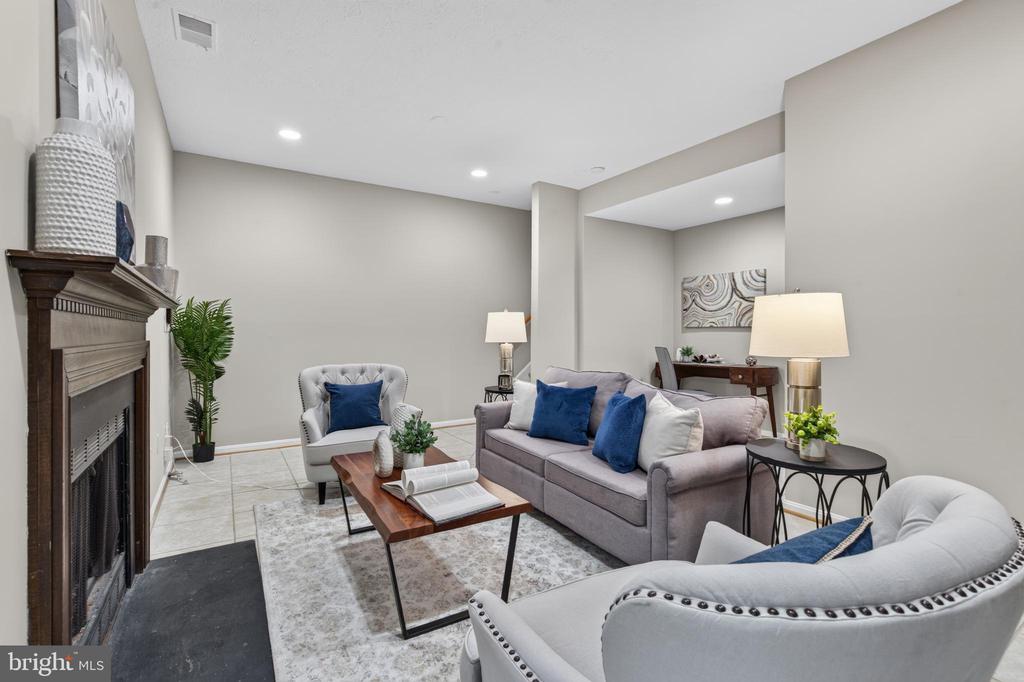 3609 BUCKEYE COURT