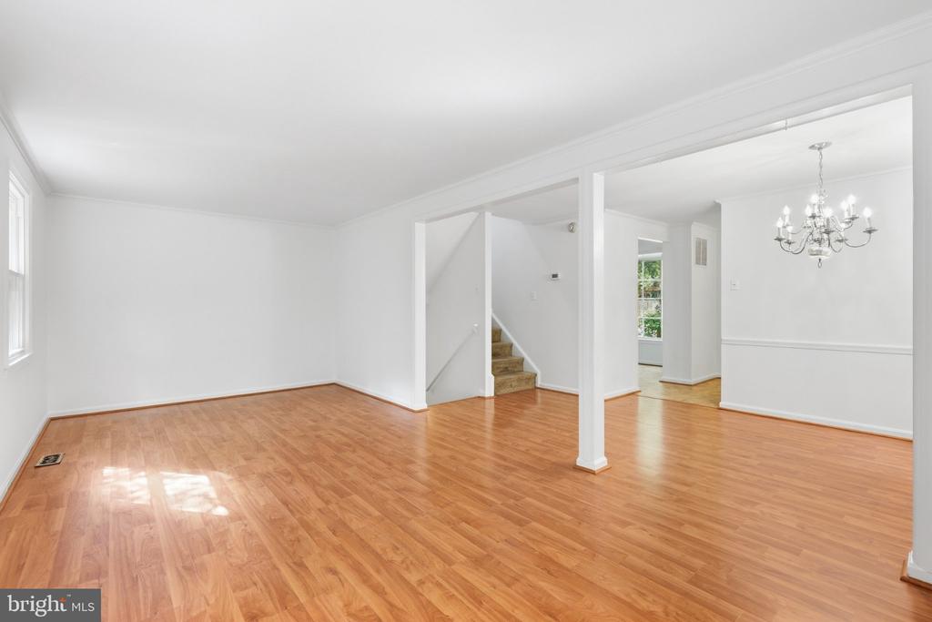 2915 ELLENWOOD DRIVE