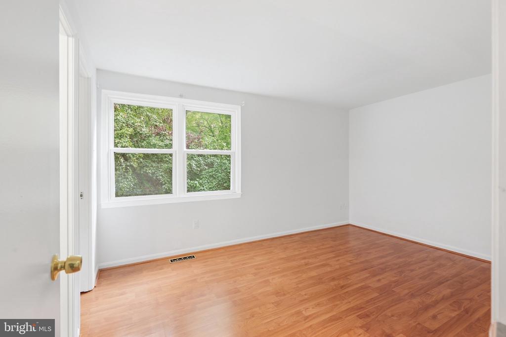 2915 ELLENWOOD DRIVE