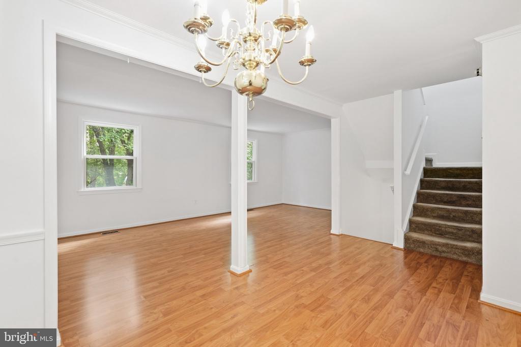 2915 ELLENWOOD DRIVE