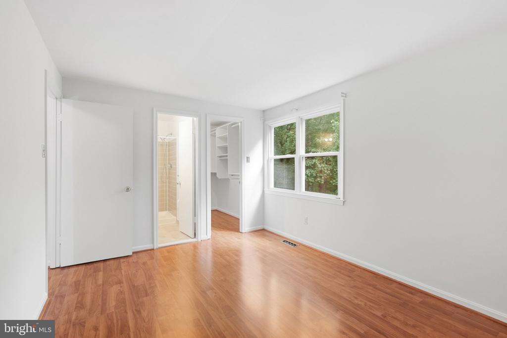 2915 ELLENWOOD DRIVE