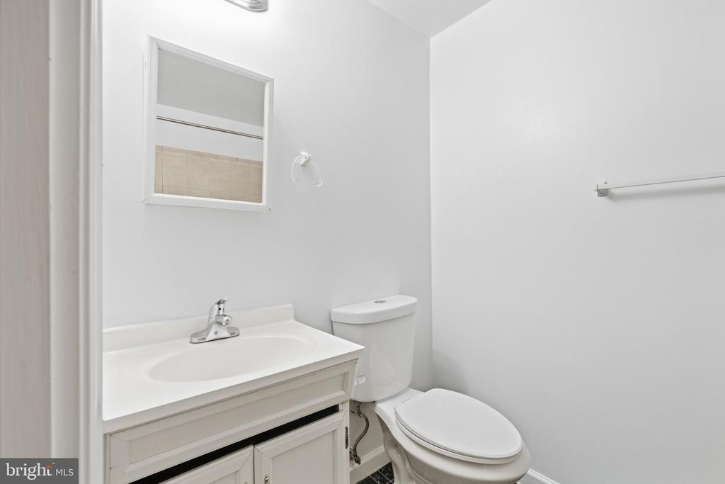 2915 ELLENWOOD DRIVE