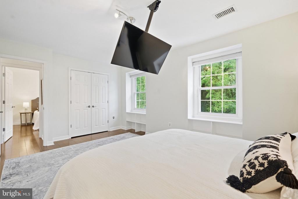 12404 KINGS LAKE DRIVE