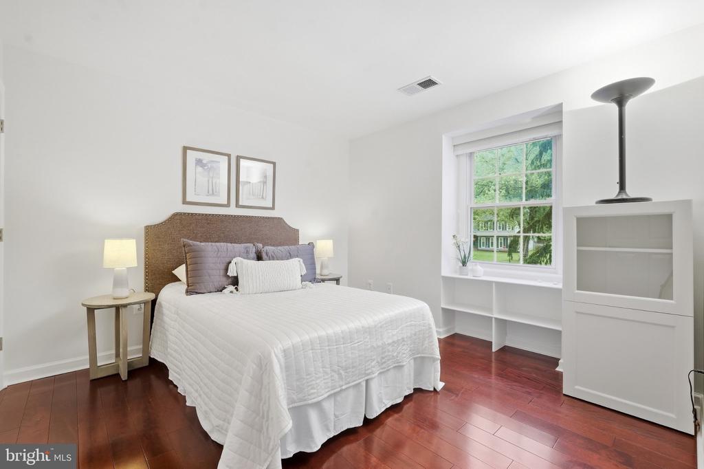 12404 KINGS LAKE DRIVE