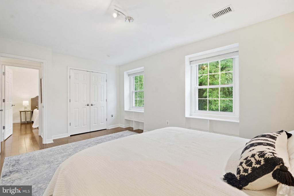 12404 KINGS LAKE DRIVE