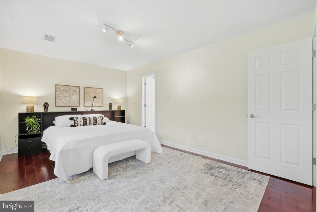 12404 KINGS LAKE DRIVE