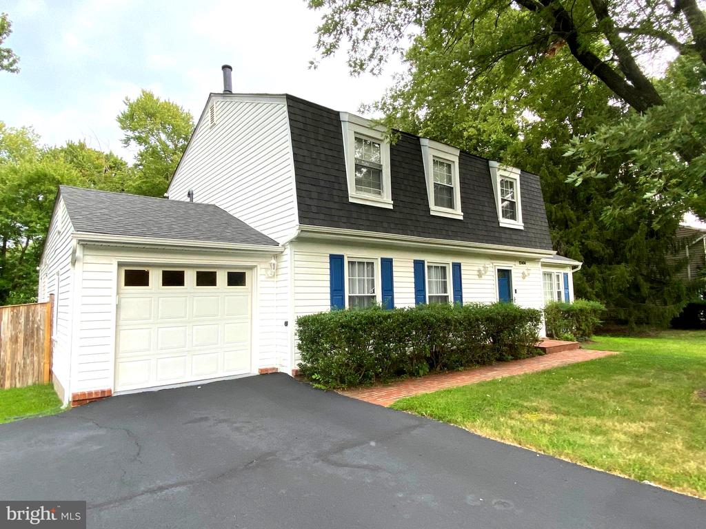 12404 KINGS LAKE DRIVE