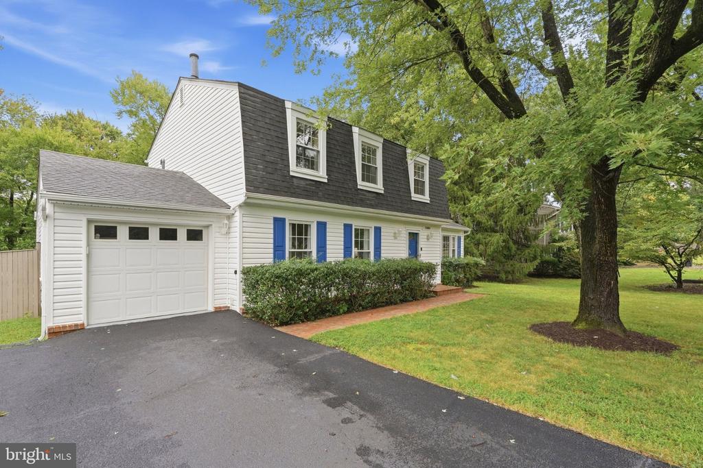 12404 KINGS LAKE DRIVE