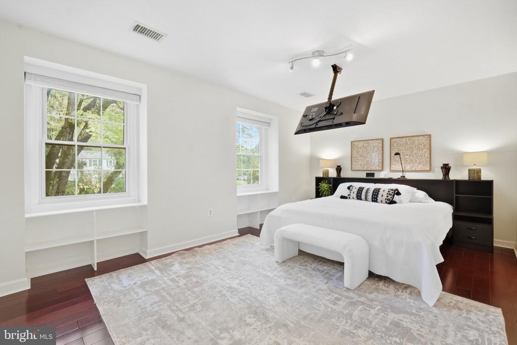 12404 KINGS LAKE DRIVE
