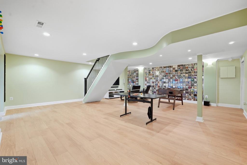 12404 KINGS LAKE DRIVE