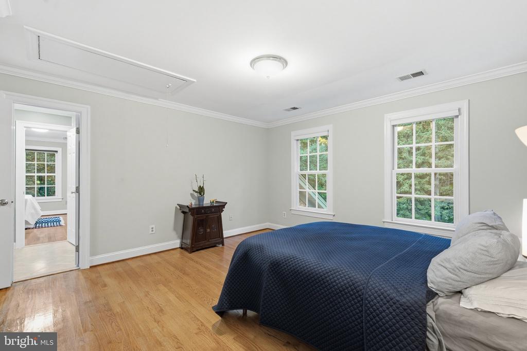 3705 LINDA LANE