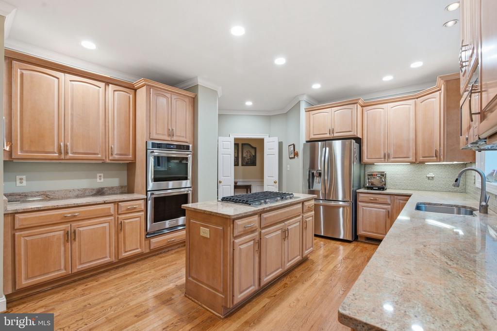 3705 LINDA LANE