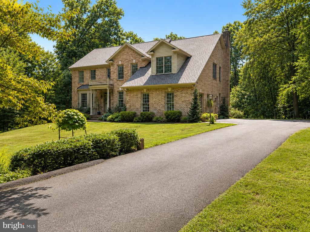 3705 LINDA LANE