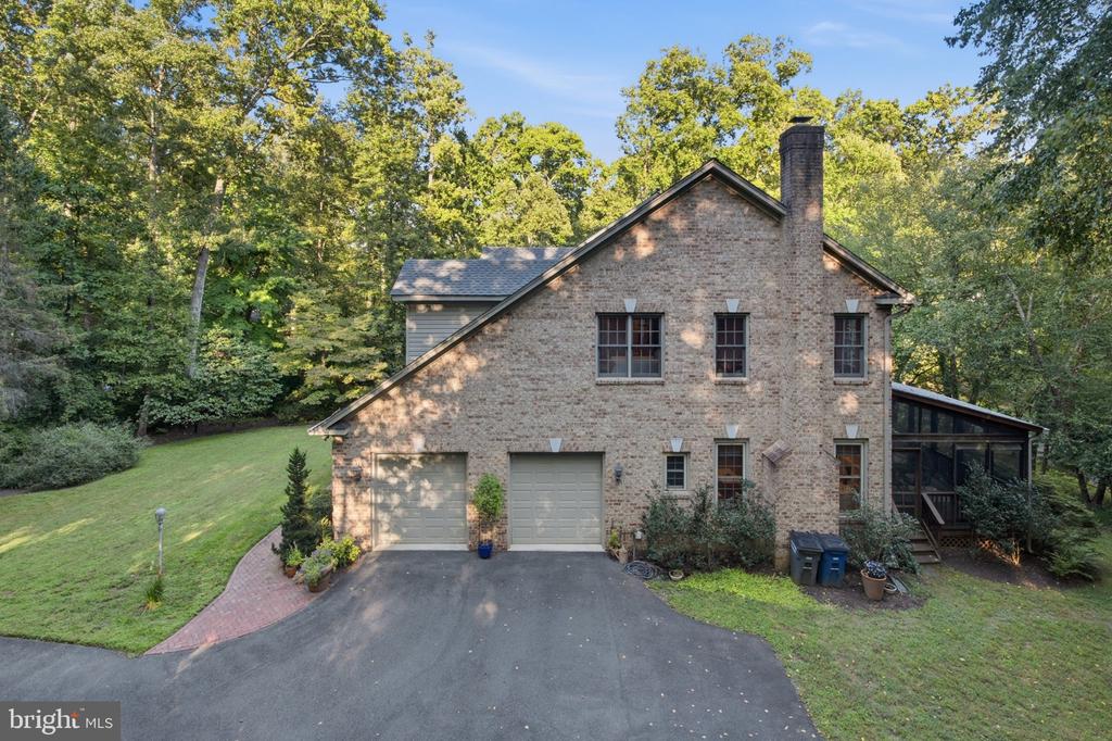3705 LINDA LANE