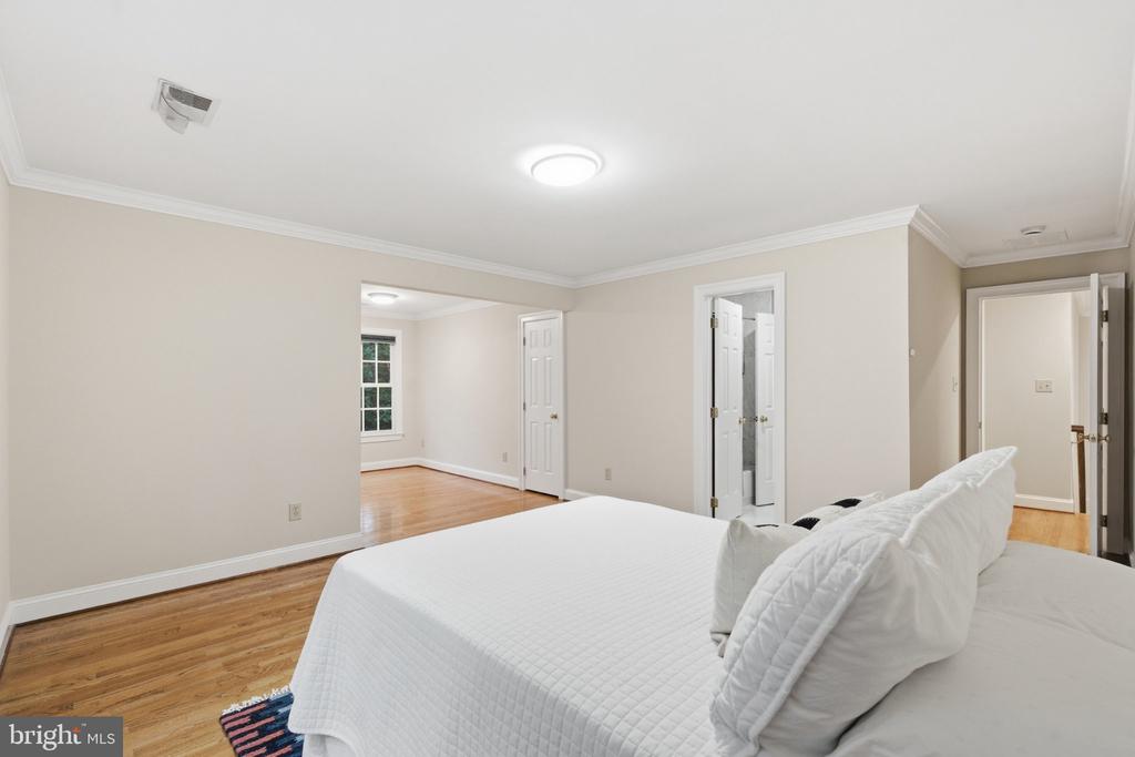3705 LINDA LANE