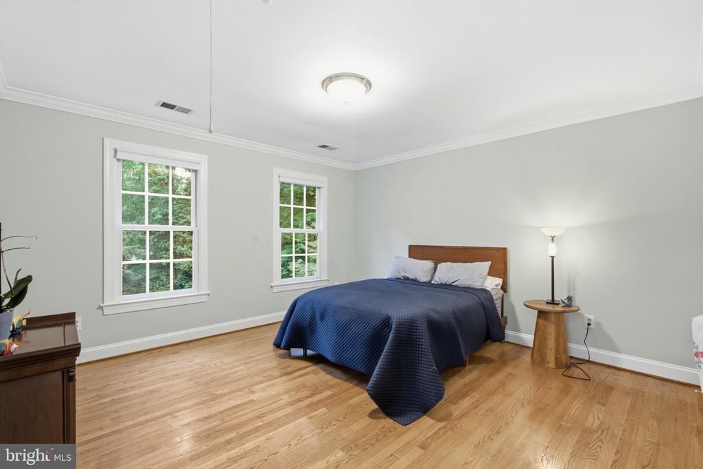 3705 LINDA LANE