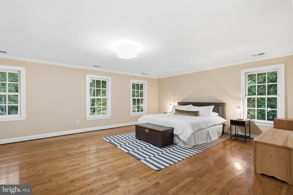 3705 LINDA LANE