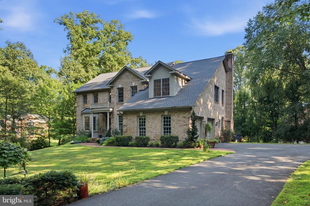 3705 LINDA LANE